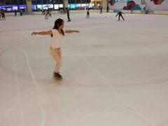 -冰纷万象滑冰场(深圳万象城店)