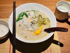 -荣家黄鱼面(南京西路店)