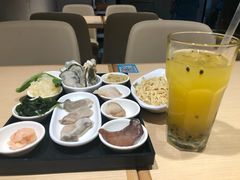 -灵芝妹子海鲜米线(劳动公园店)