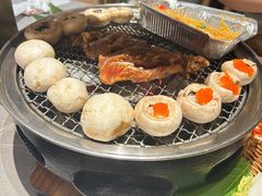 -草家酱蟹炭火烤肉店(珲春南路一店)
