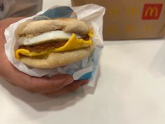 -麦当劳(上海虹桥站30B检票口楼上)