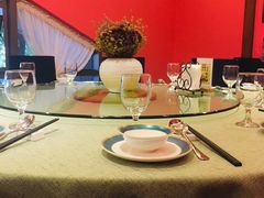 -香巴拉云南餐厅(华莱坞店)