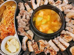 -江南猪肉商会无限续吃(弘大店)