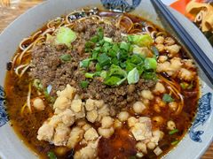 -丁丁猫重庆小面(徐州路店)