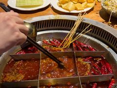 -城墙拐拐火锅(三峡广场黑金冠店)