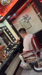 -东方先生国潮男士理发馆