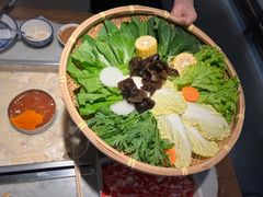 -尚尚仙·酸汤猪手·猪肚鸡火锅(华联万柳购物中心店)