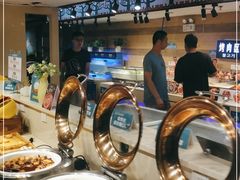 自助取餐区-蒙肥羊·酸汤潮牛·鲜牛肉火锅烤肉自助(岗顶店)