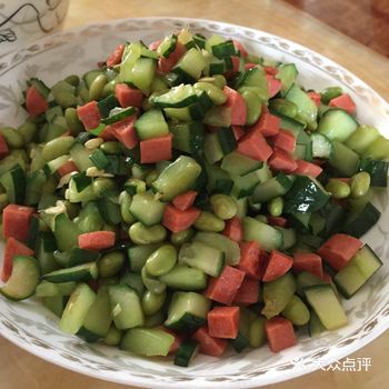补充维生素增加抵抗力的火腿丁炒黄瓜