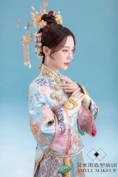 -艾米丽婚纱礼服