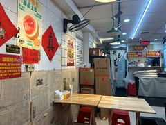 -柳州肥姨妈大骨螺蛳粉(东靖路店)