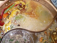 -洱火云南酸菜牛肉火锅(石景山当代商城店)