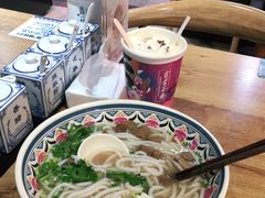 -鑫花溪牛肉米粉(人民广场店)
