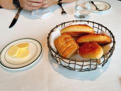 餐前包-Wolfgang’s Steakhouse 沃夫冈牛排馆(上海白玉兰广场店)