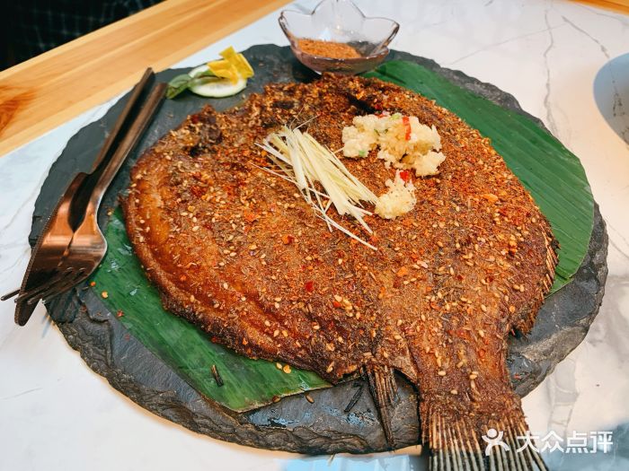云水瑶意境云南菜餐厅(恒隆广场店)香茅草烤罗非鱼图片