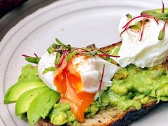 牛油果温泉蛋吐司-O'mills Sourdough Bakery&Bistro(永嘉路店)