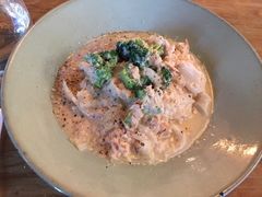 西蓝花三文鱼意面-羽深肉铺 Steak & Wine