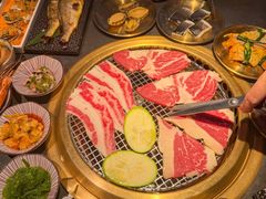 -铭牛烧肉·和牛海鲜自助(高新月牙湖店)