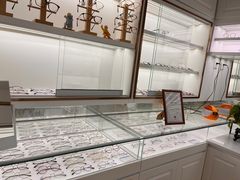 -翰佐蔡司小乐圆·依视路星趣控·暴龙眼镜折扣店