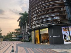 -URBAN REVIVO(欢乐海岸购物中心店)