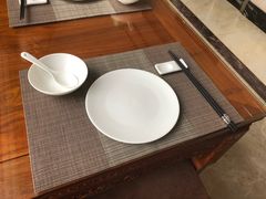 餐具摆设-东湖食堂·湖景餐厅•会议