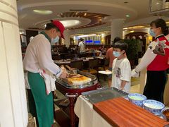 片皮鸭-东莞塘厦三正半山温泉酒店·沙利文西餐厅