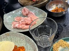 -臻牛烤肉