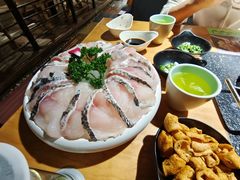 -洪氏嗨捞·广东猪肚鸡·椰子鸡火锅(西咸万象城店)