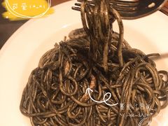 威尼斯风味墨鱼汁意面-萨莉亚意式餐厅(杭州滨江天街店)