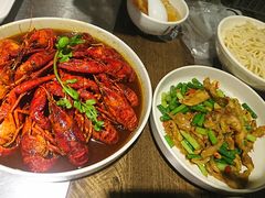 -龙巢盱眙龙虾·牛蛙·烧烤宵夜(八卦岭店)