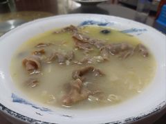 酸汤金针肥牛-王学胜肉饼