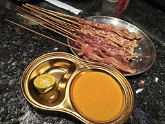 -何妹湿辣牛肉·粤式烧烤砂煲(桂雅路店)
