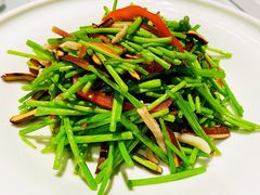 咸肉炒芦蒿-徽镇小厨·经典徽菜(十里河店)