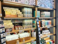 面包甜点陈列柜-茶颜悦色(花园道店)