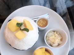 芒果雪冰-Cheevit Cheeva(Sirimangkalajarn)