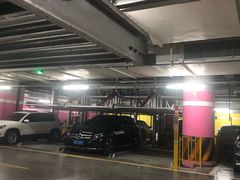 -白玉兰广场停车场