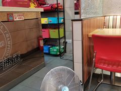 -尊宝比萨(较场口店)