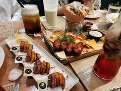 -Mark&Mars Restaurant