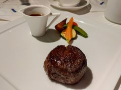 -广州塔卢特斯法国旋转餐厅
