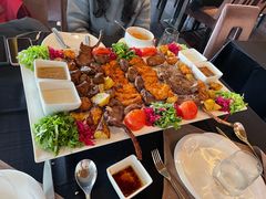 碎牛肉饼烤肉拼盘-Efes Turkish & Mediterranean Cuisine 艾菲斯餐厅(陆家嘴店)