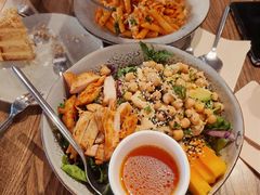 鸡肉牛油果芒果血橙酱色拉-Wagas沃歌斯(北京君太百货店)