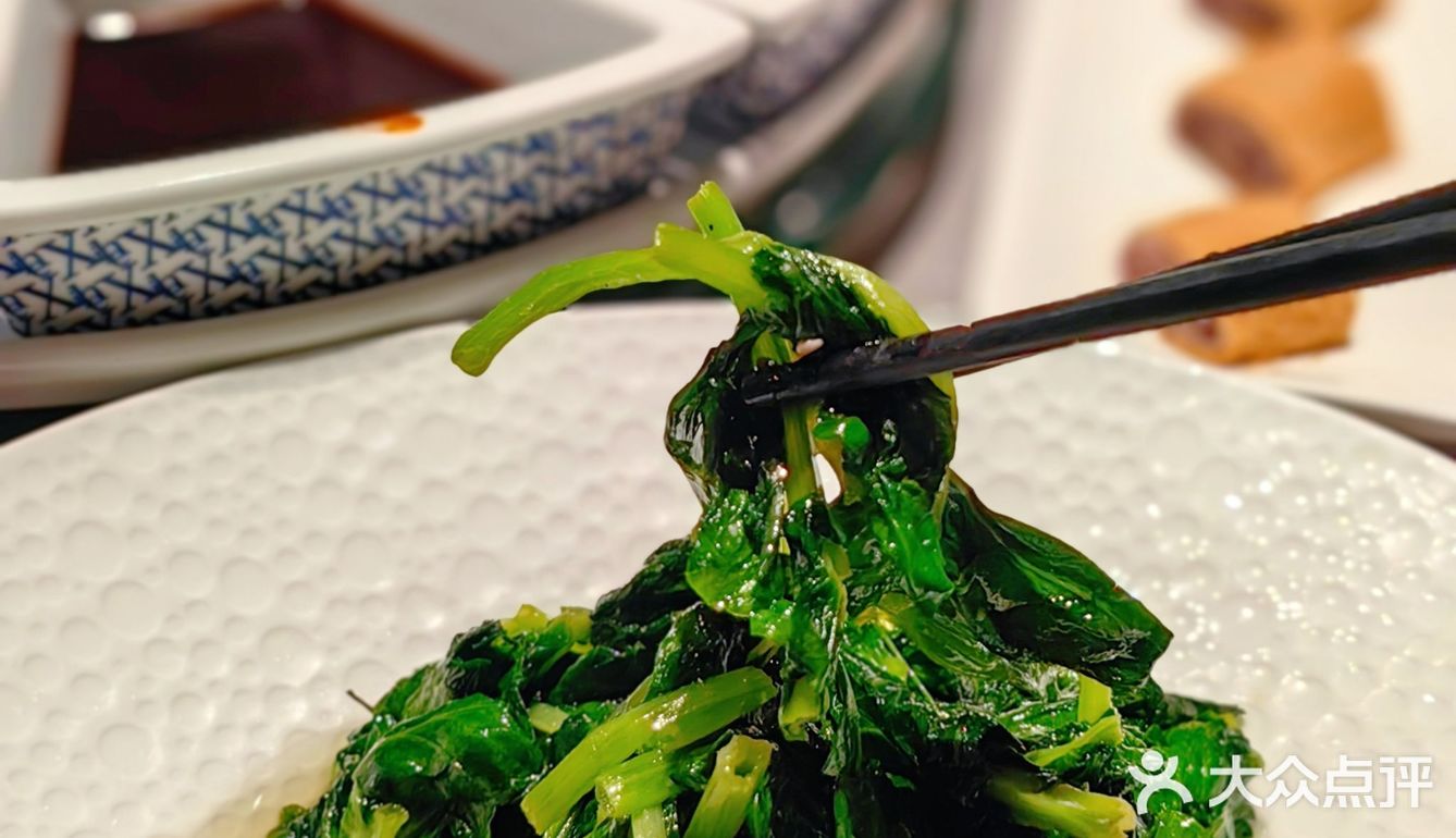 来这家餐厅一定要点这个烤鸭