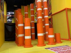 -爱蹦iBOON蹦床运动馆(江汉店)