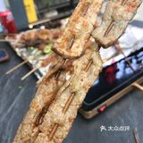 在草金路的中诚悦府新开了一家青春烧烤，从装修风格到味道不摆了