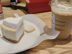 -星巴克臻选(莘庄仲盛店)