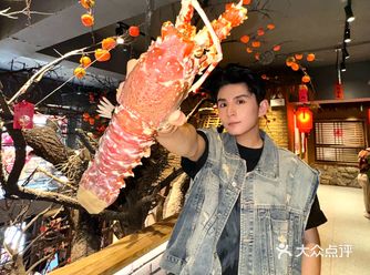 来大连！铁锅炖里还有大龙虾…真没白来