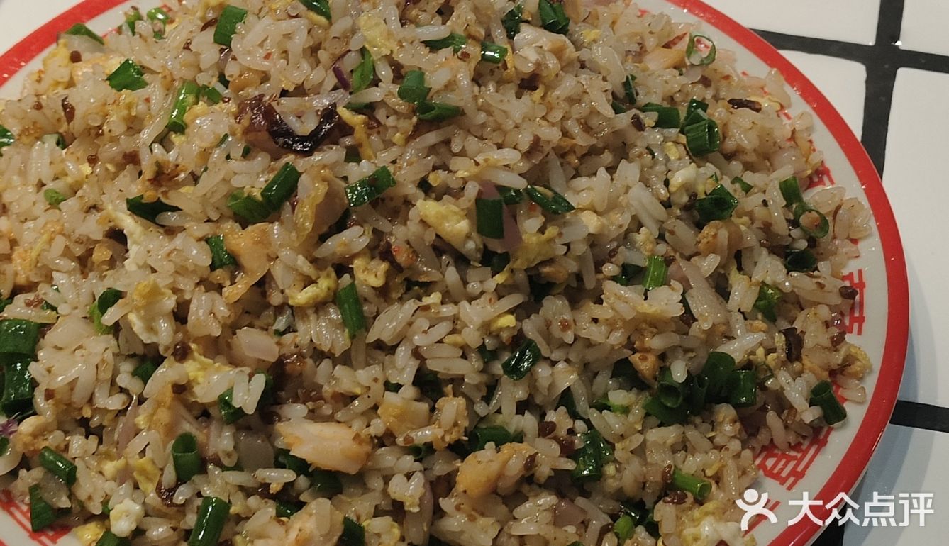 人在火锅店，甜品都快给我吃傻了……