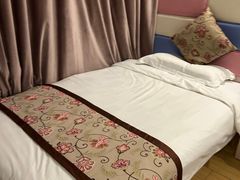 -白领E家商务酒店（上海国际旅游度假区店）-地上停车场