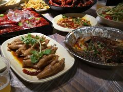 -巴厘龙虾·榜首油焖大虾(音乐学院·沿江酒馆店)