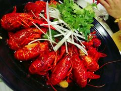 -虾弄弄海派小龙虾·牛羊蝎子火锅